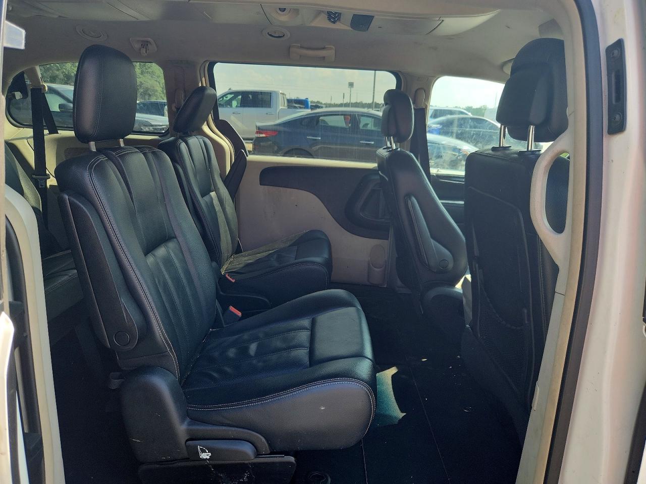 2012 CHRYSLER TOWN & COUNTRY TOURING — Фото 10 из 12
