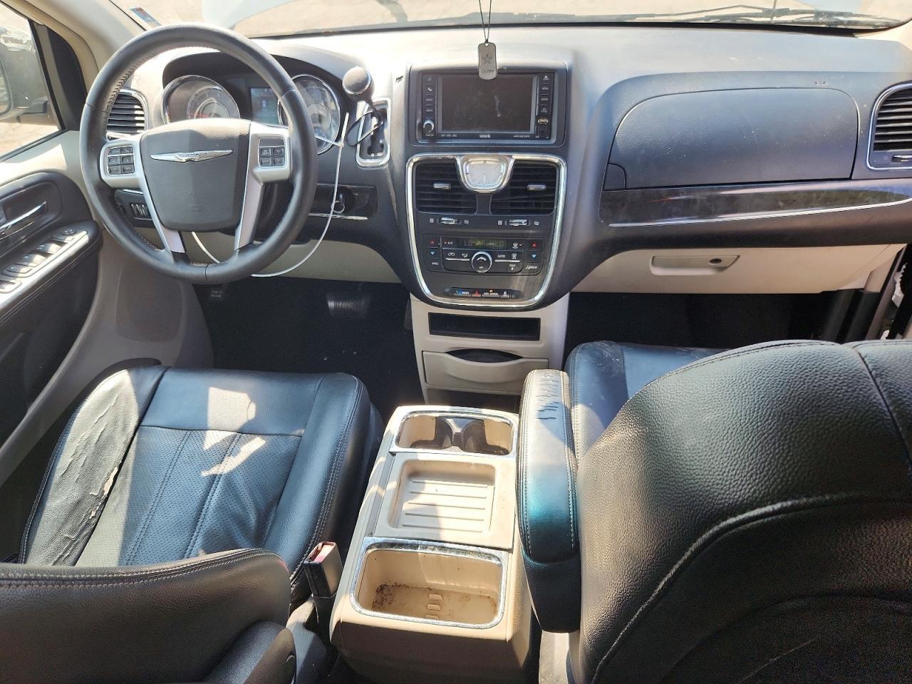 2012 CHRYSLER TOWN & COUNTRY TOURING — Фото 8 из 12
