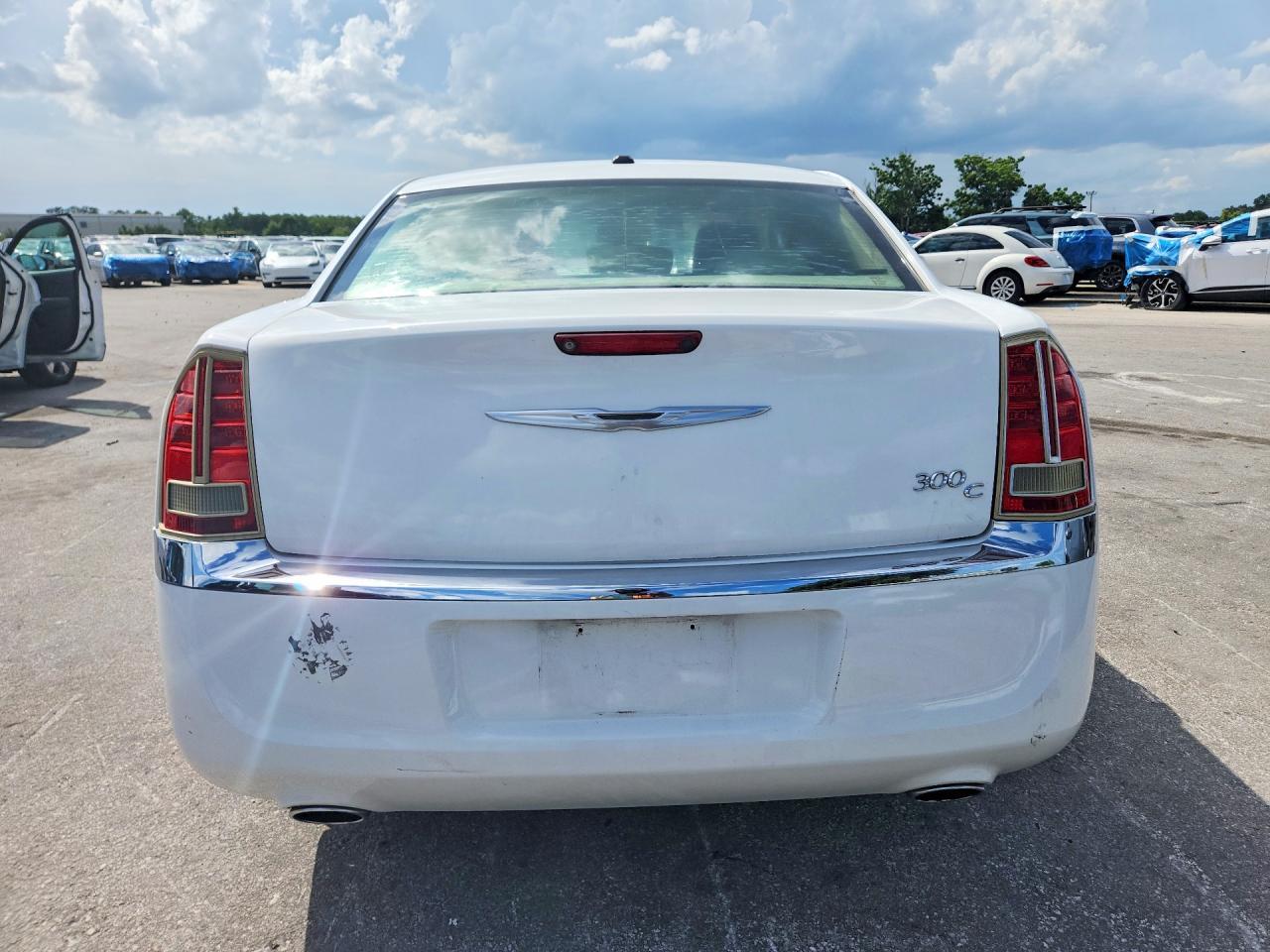 2013 CHRYSLER 300C — Фото 6 из 12