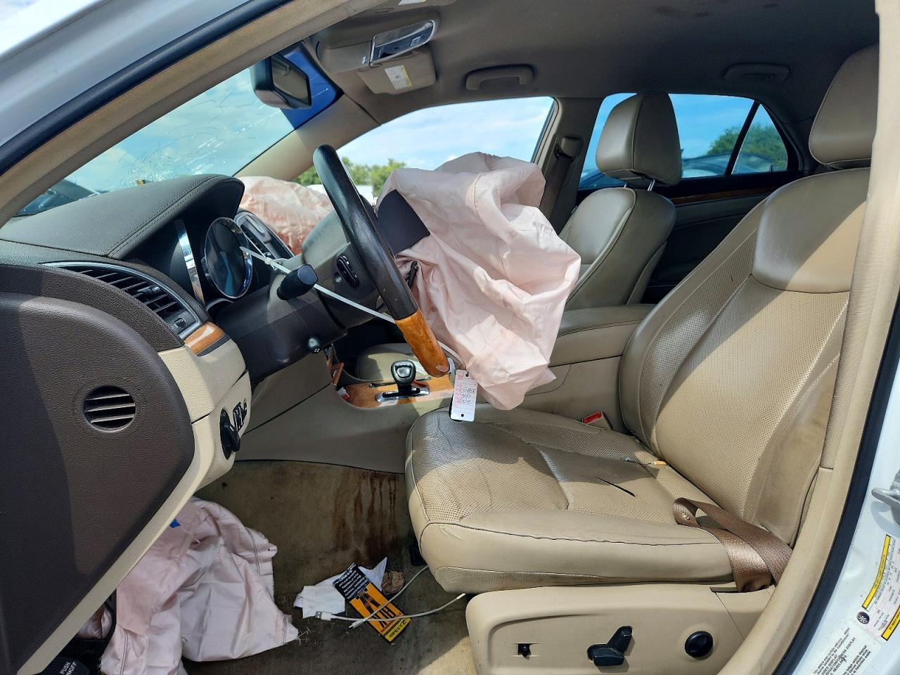 2013 CHRYSLER 300C — Фото 7 из 12