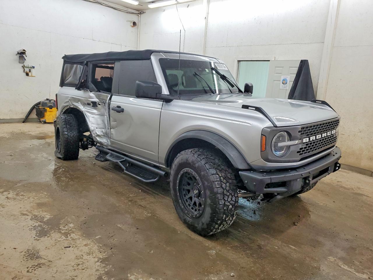 2021 FORD BRONCO BASE — Фото 4 из 14