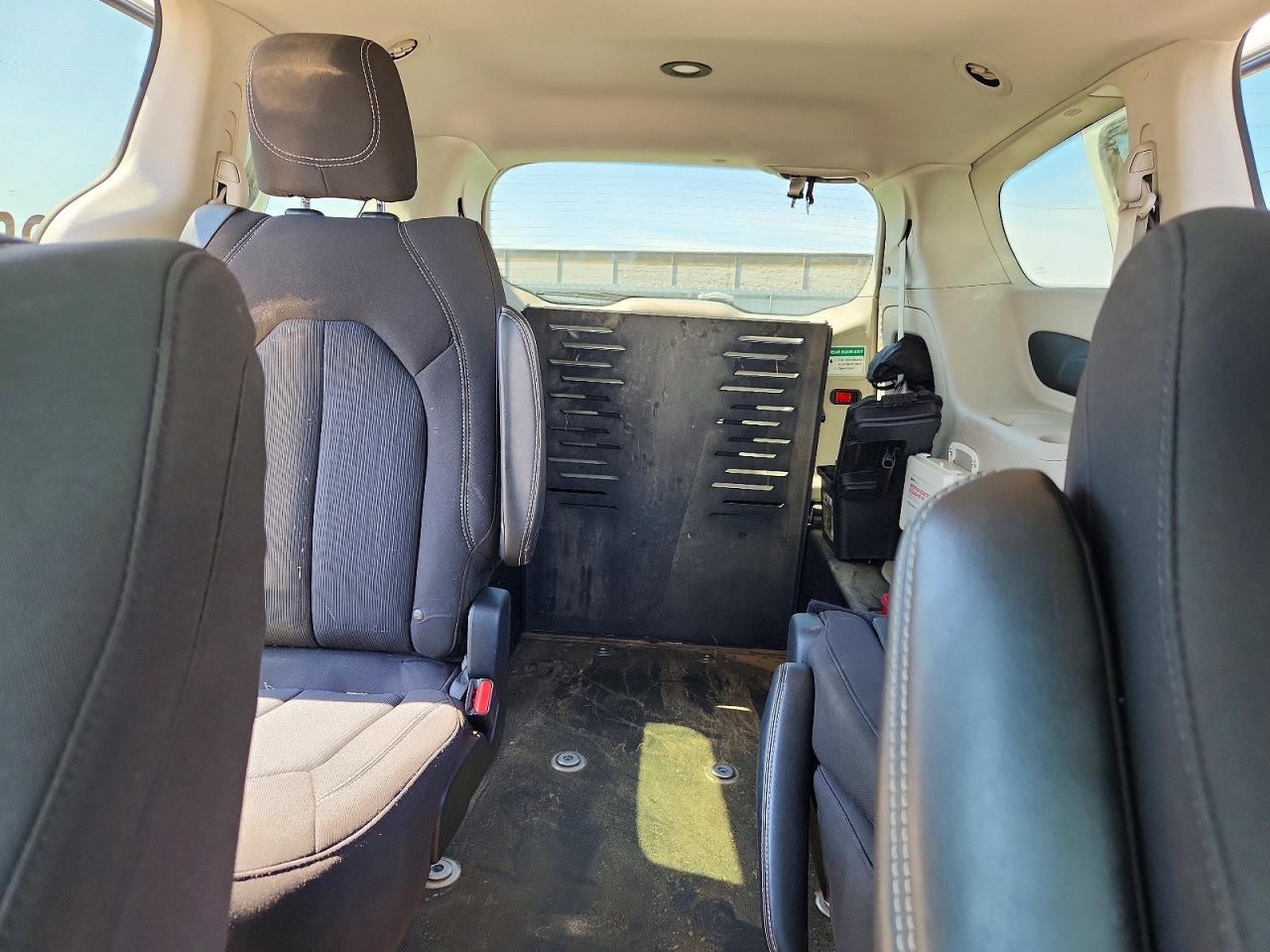 2023 CHRYSLER VOYAGER LX — Фото 10 из 13