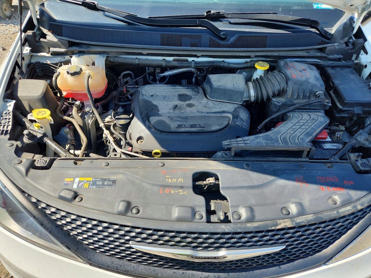 2023 CHRYSLER VOYAGER LX — Фото 12 из 13