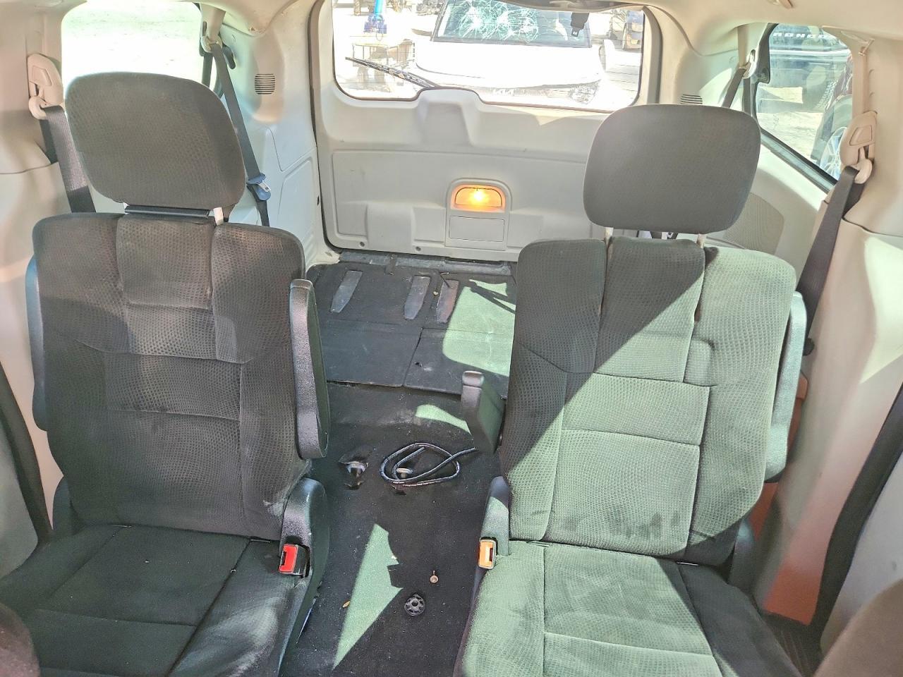 2014 DODGE GRAND CARAVAN SE — Фото 10 из 14