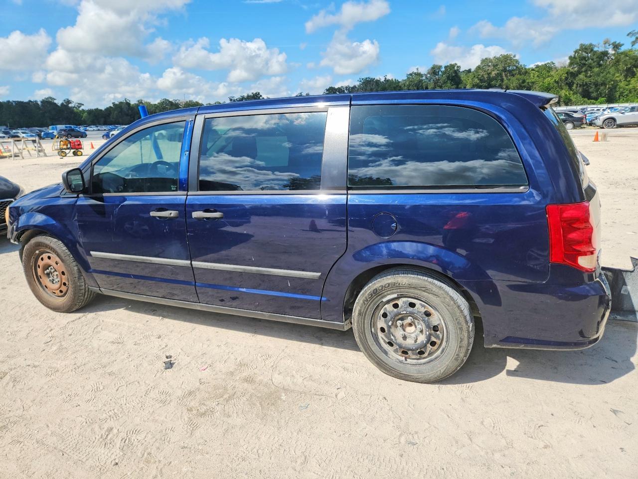 2014 DODGE GRAND CARAVAN SE — Фото 2 из 14