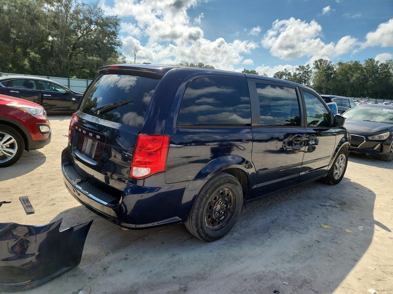2014 DODGE GRAND CARAVAN SE — Фото 3 из 14