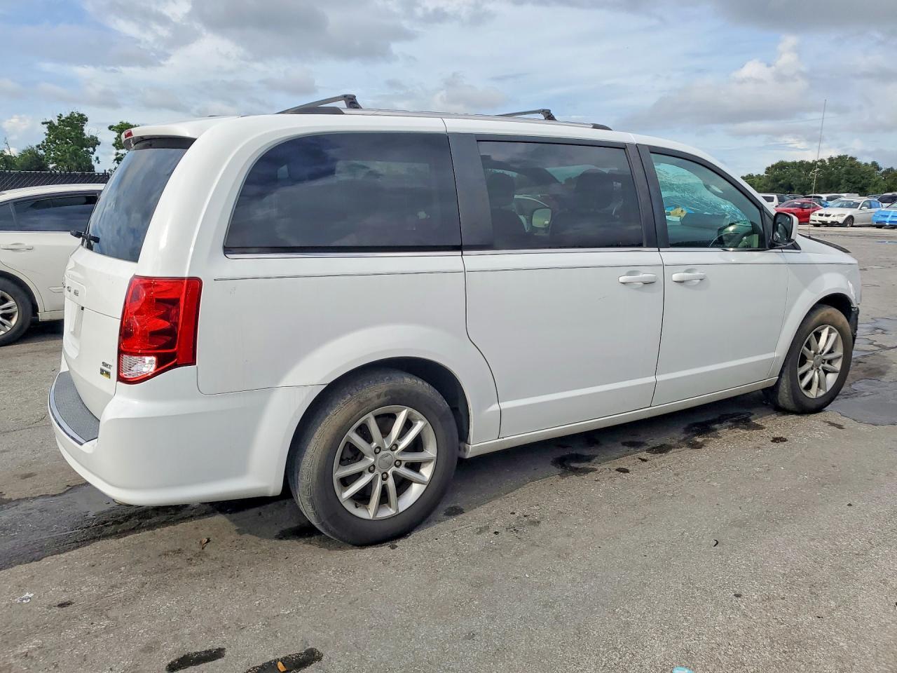 2019 DODGE GRAND CARAVAN SXT — Фото 3 из 14