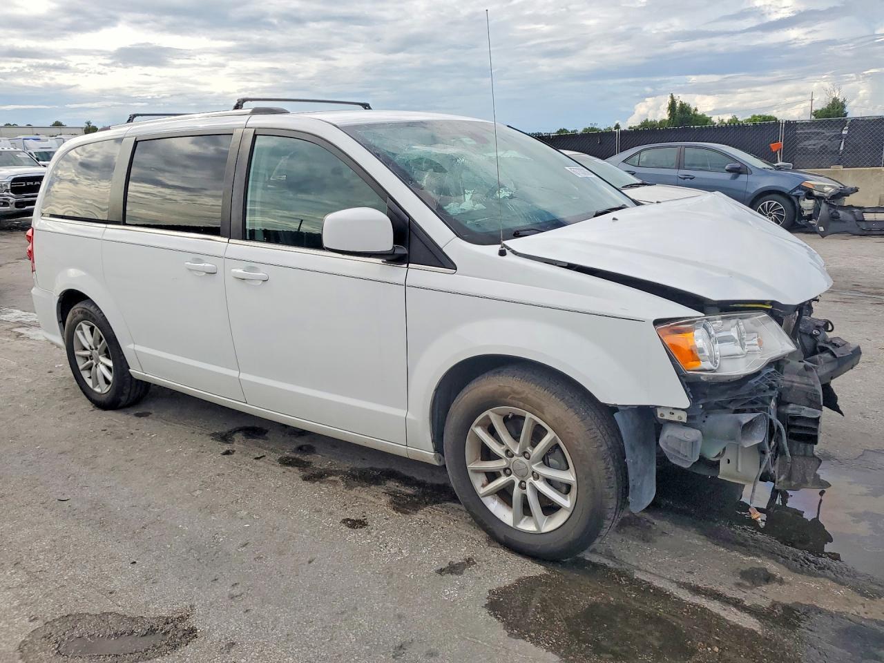 2019 DODGE GRAND CARAVAN SXT — Фото 4 из 14