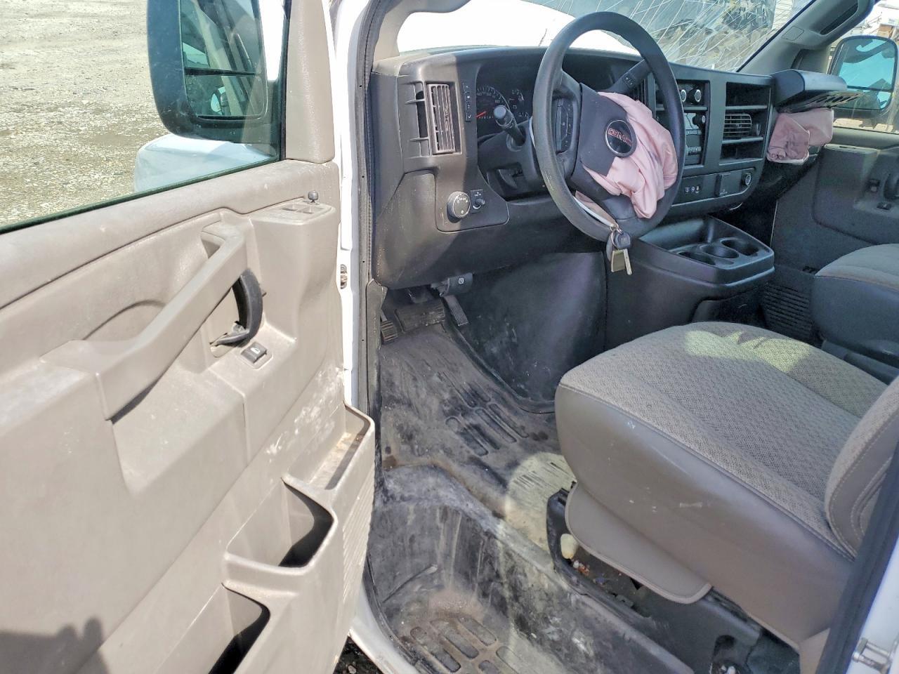 2024 GMC SAVANA G3500 — Фото 10 из 16