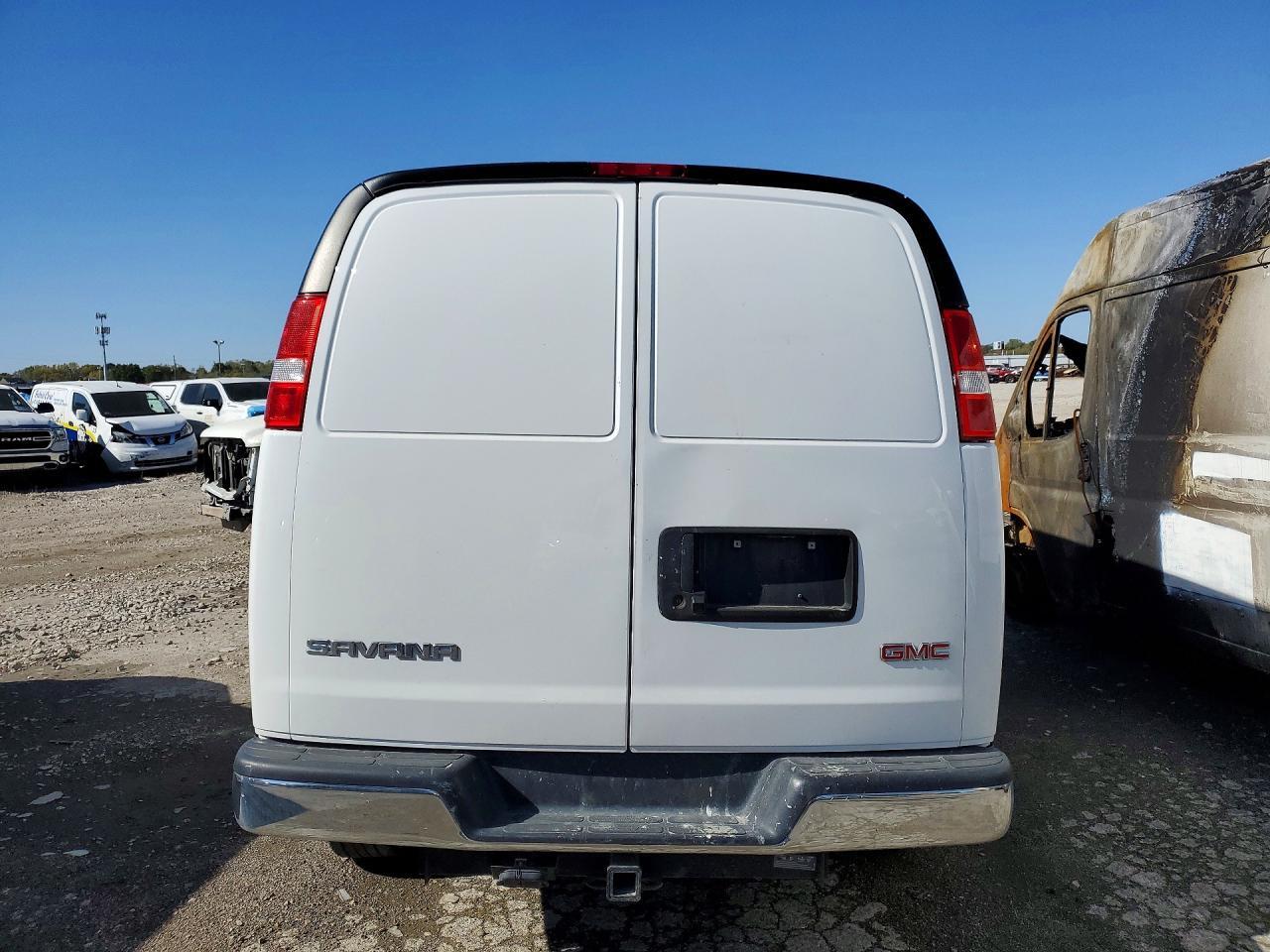 2024 GMC SAVANA G3500 — Фото 6 из 16