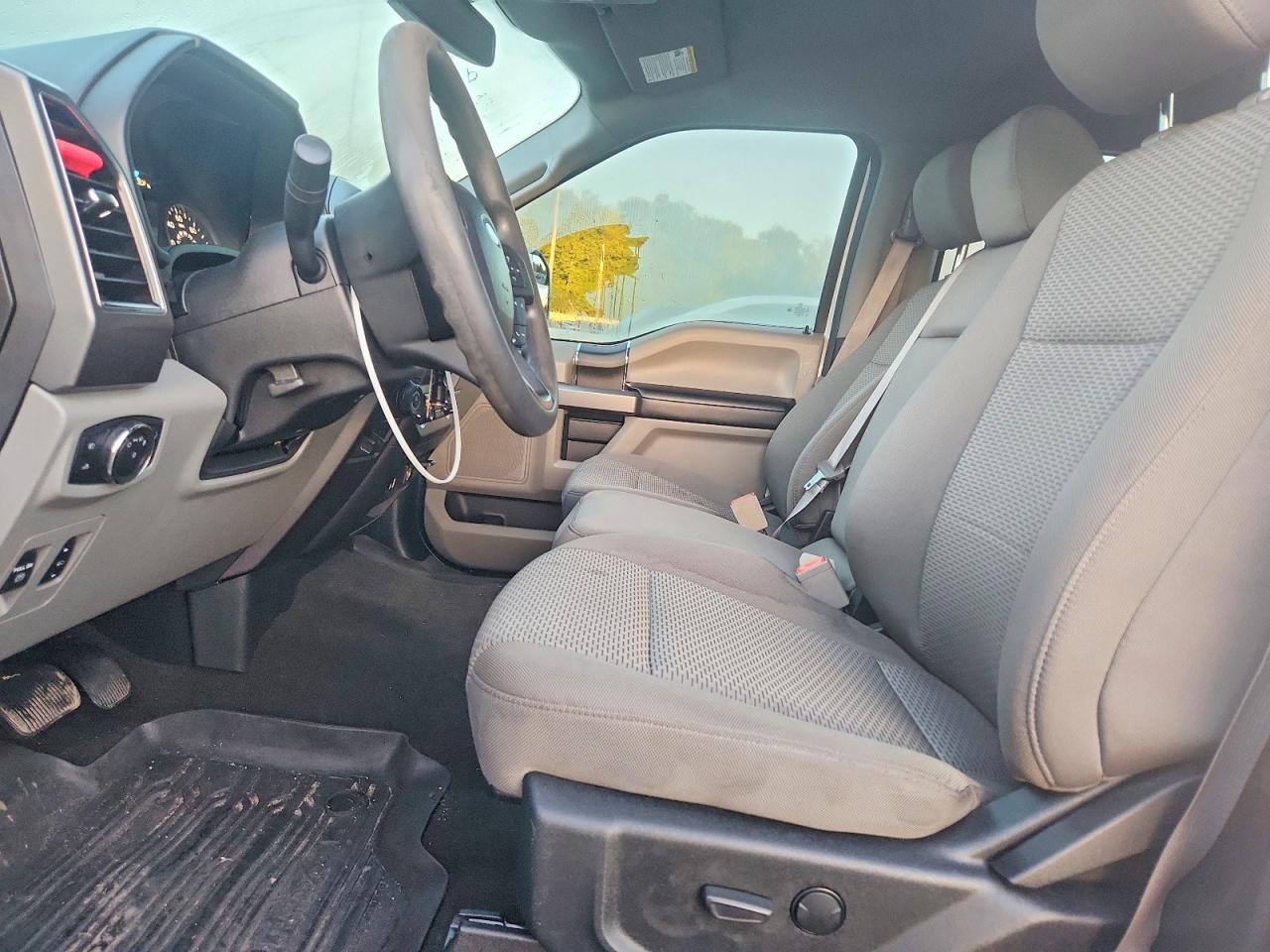 2020 FORD F150 XLT — Фото 7 из 12