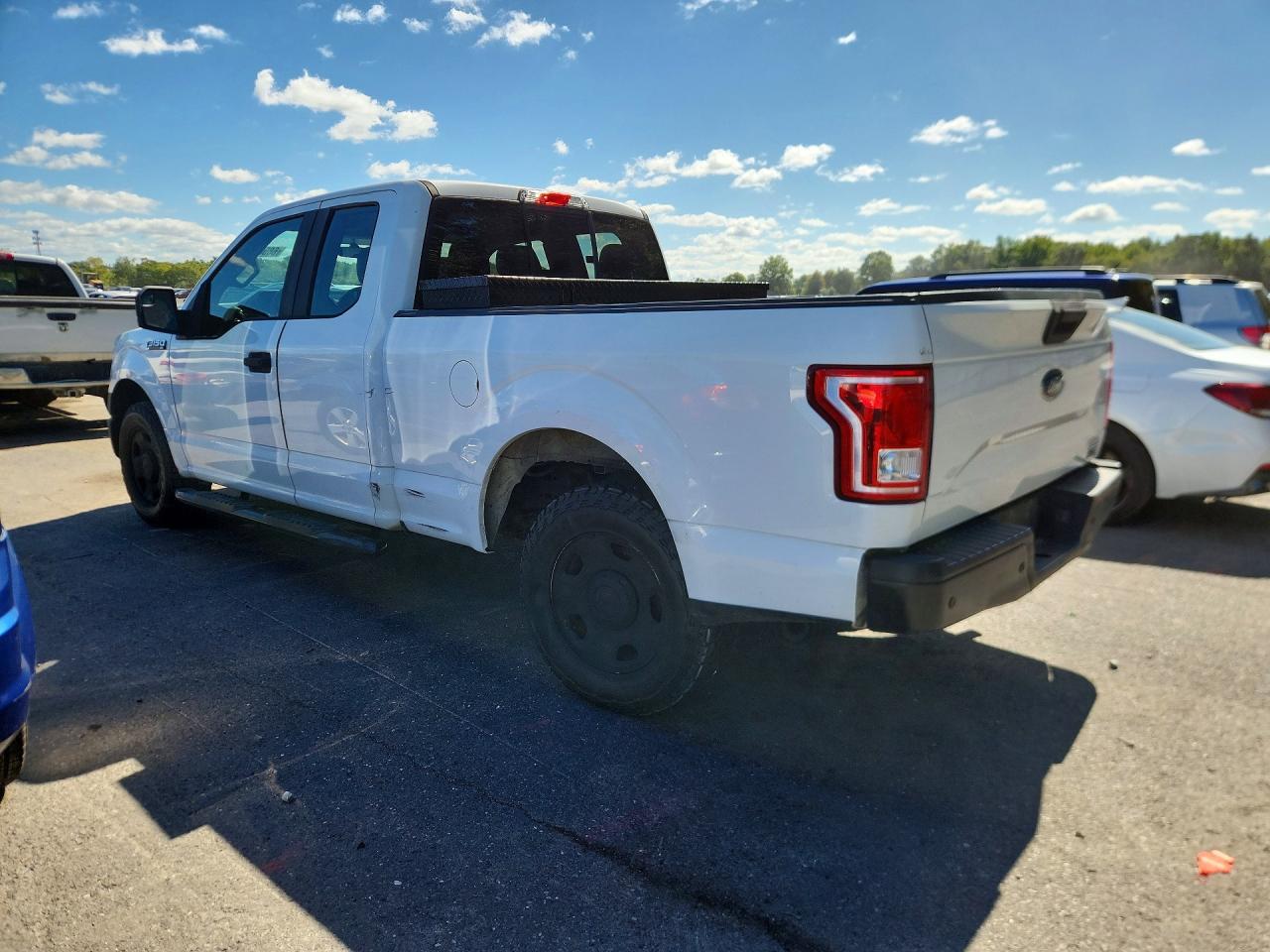 2015 FORD F150 — Фото 2 из 12