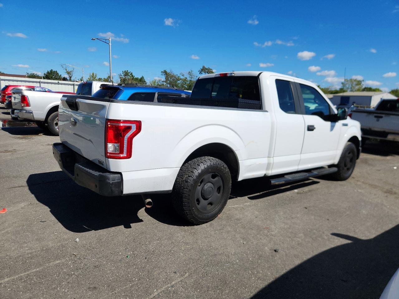 2015 FORD F150 — Фото 3 из 12