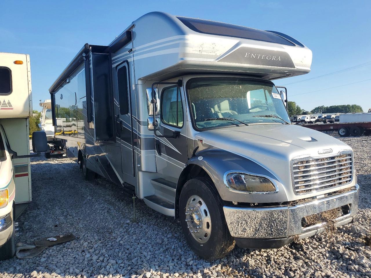2022 FREIGHTLINER S2RV RV