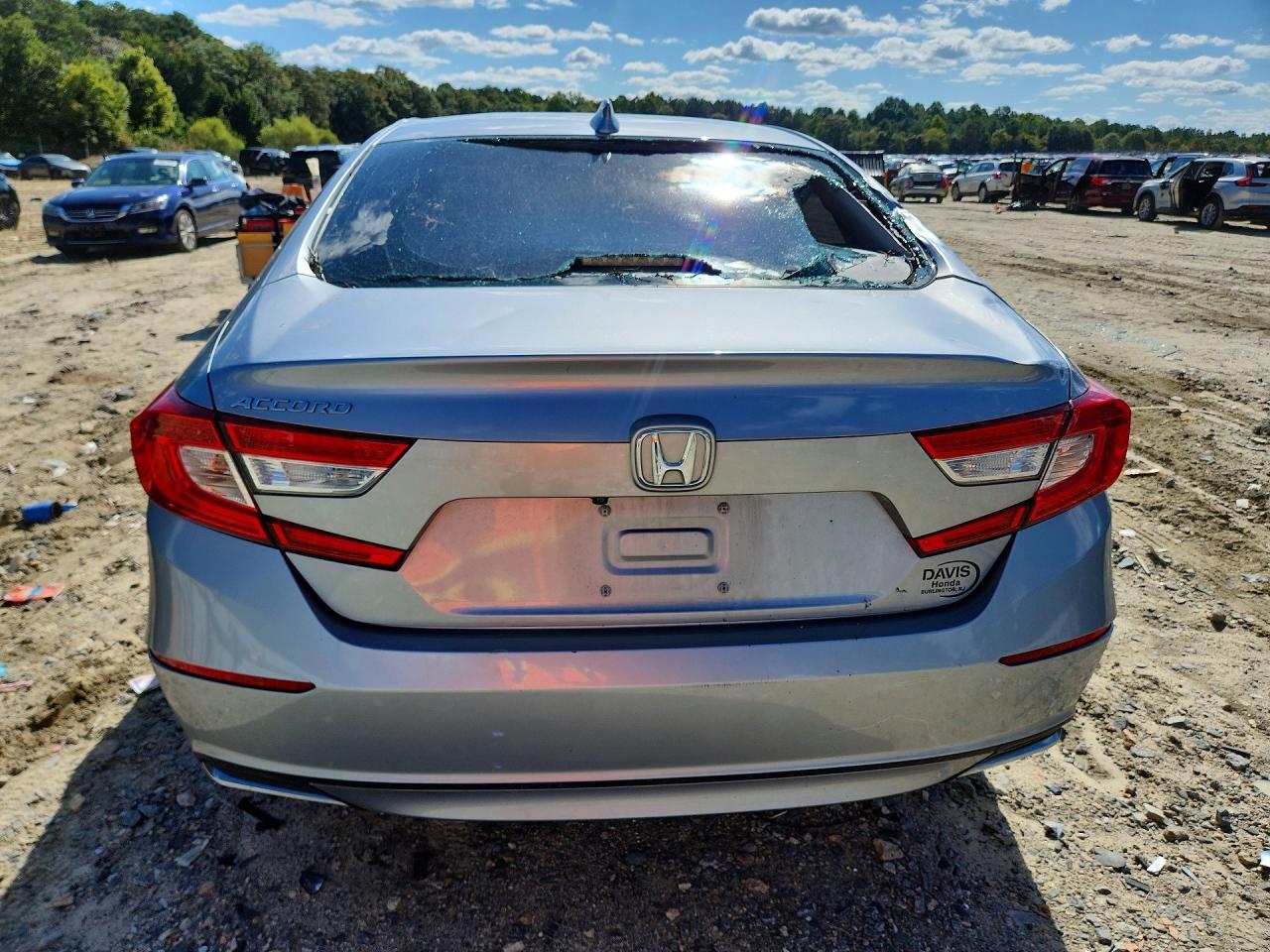 2022 HONDA ACCORD LX — Фото 6 из 13