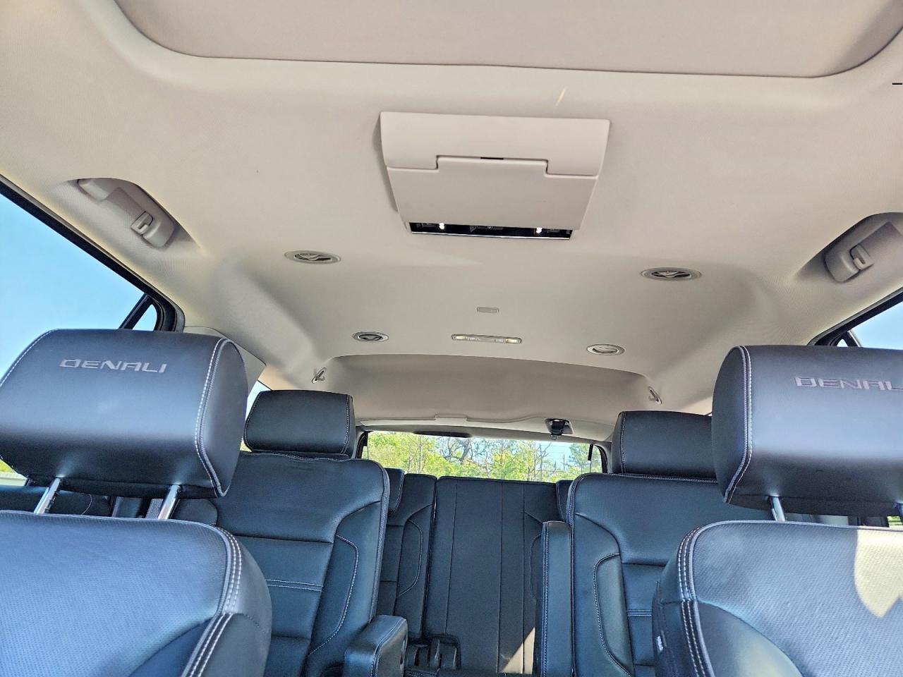 2018 GMC YUKON DENALI — Фото 10 из 13