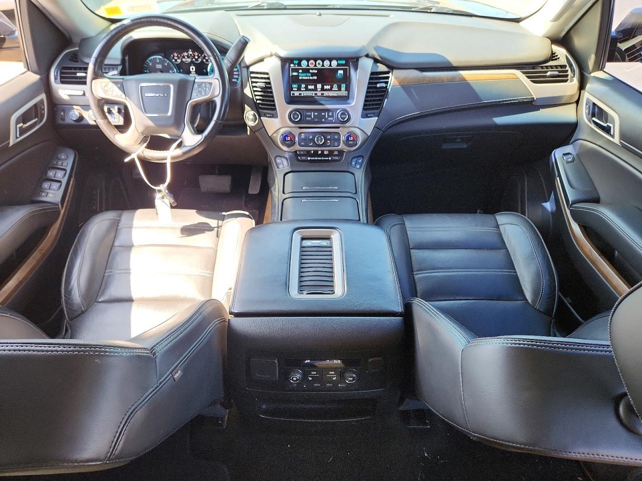 2018 GMC YUKON DENALI — Фото 8 из 13