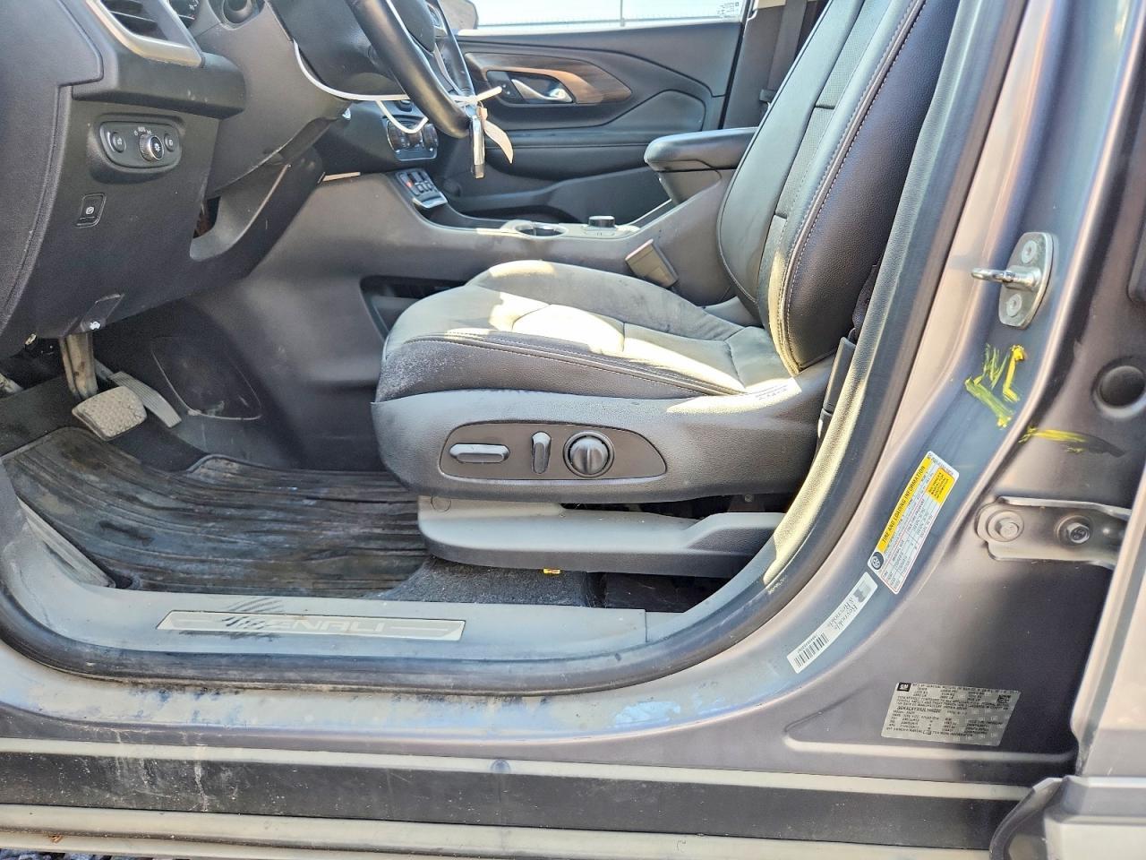 2018 GMC TERRAIN DENALI — Фото 12 из 13