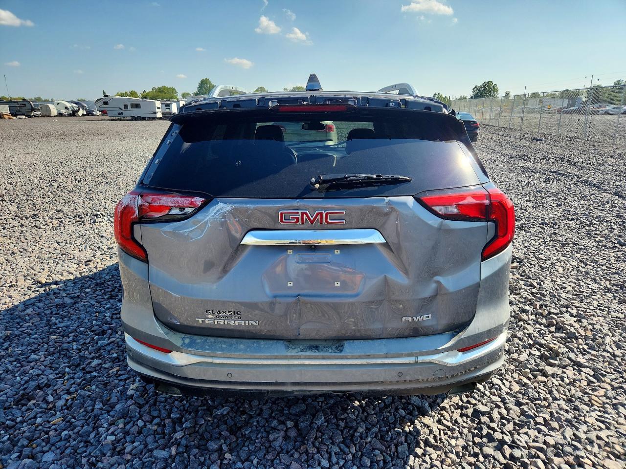 2018 GMC TERRAIN DENALI — Фото 6 из 13