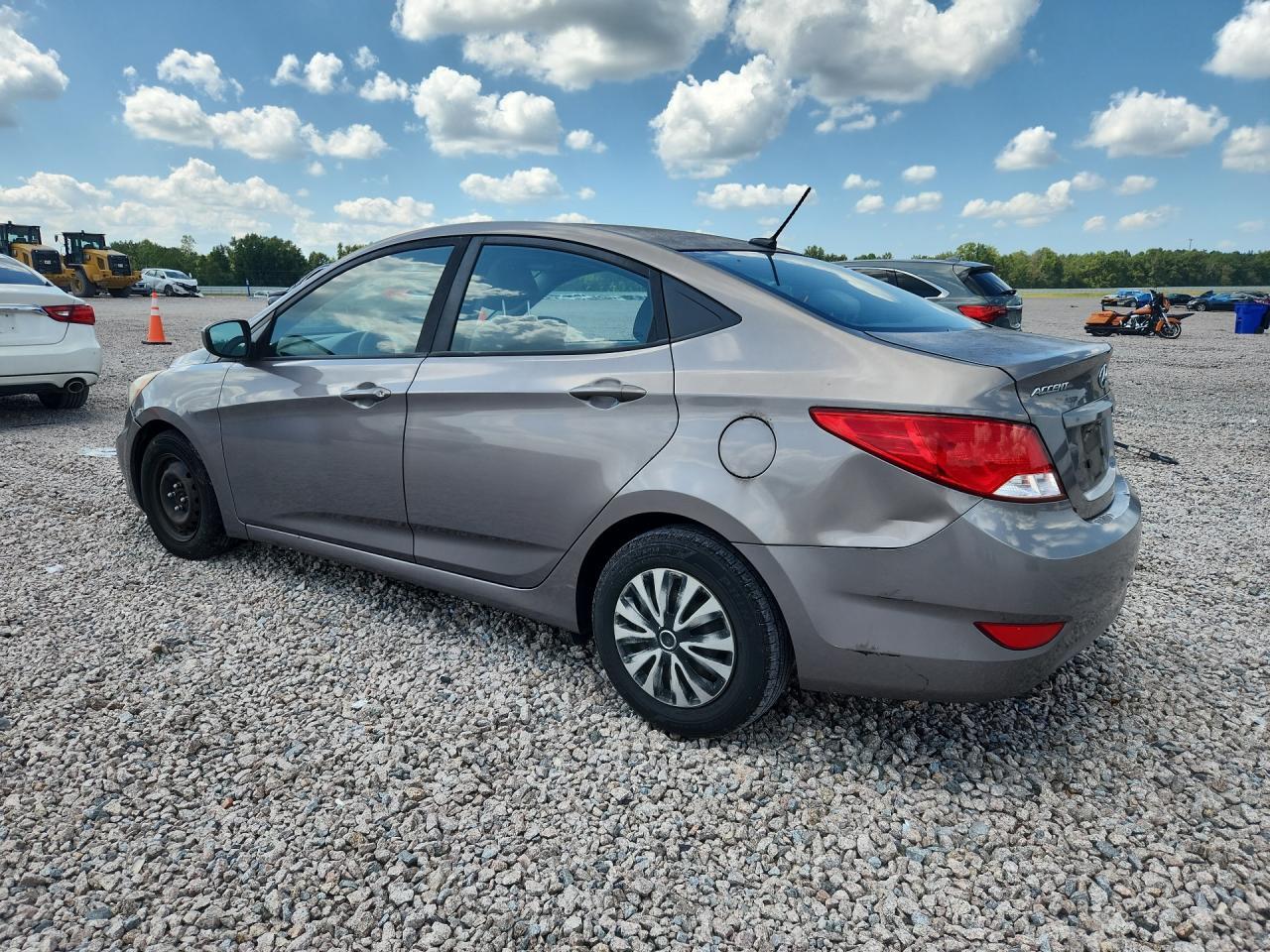 2017 HYUNDAI ACCENT SE — Фото 2 из 12