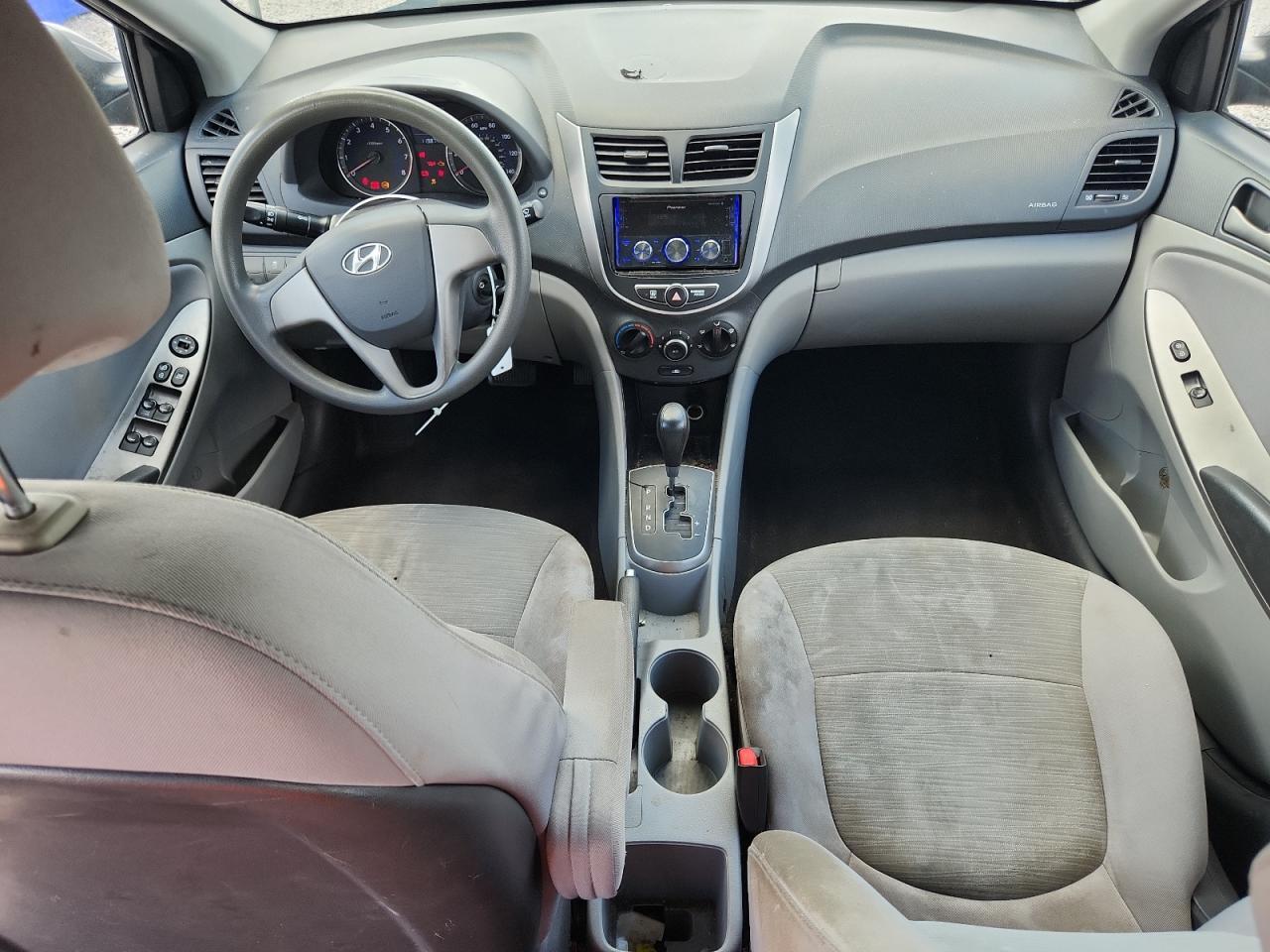 2017 HYUNDAI ACCENT SE — Фото 8 из 12