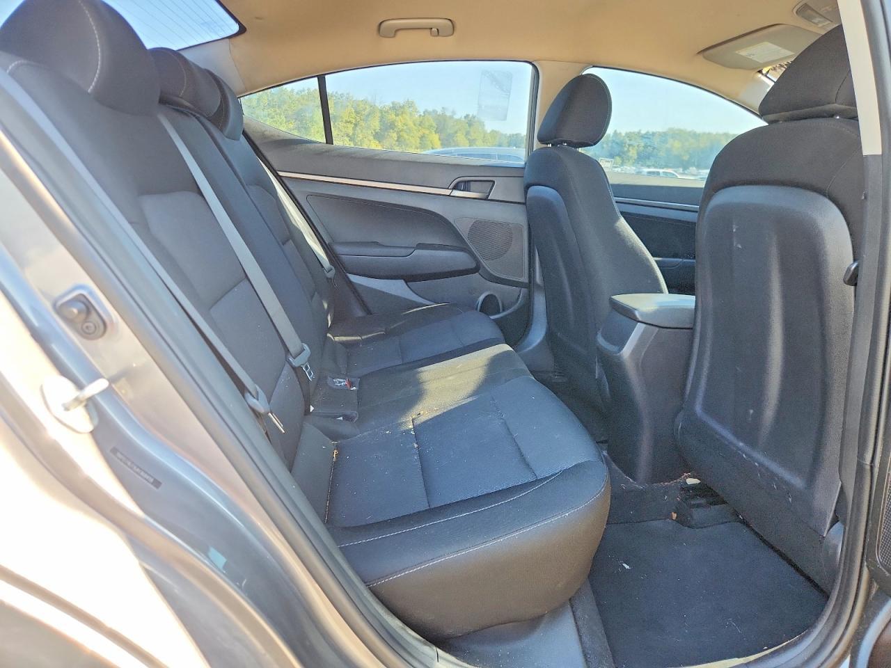 2018 HYUNDAI ELANTRA SE — Фото 10 из 12