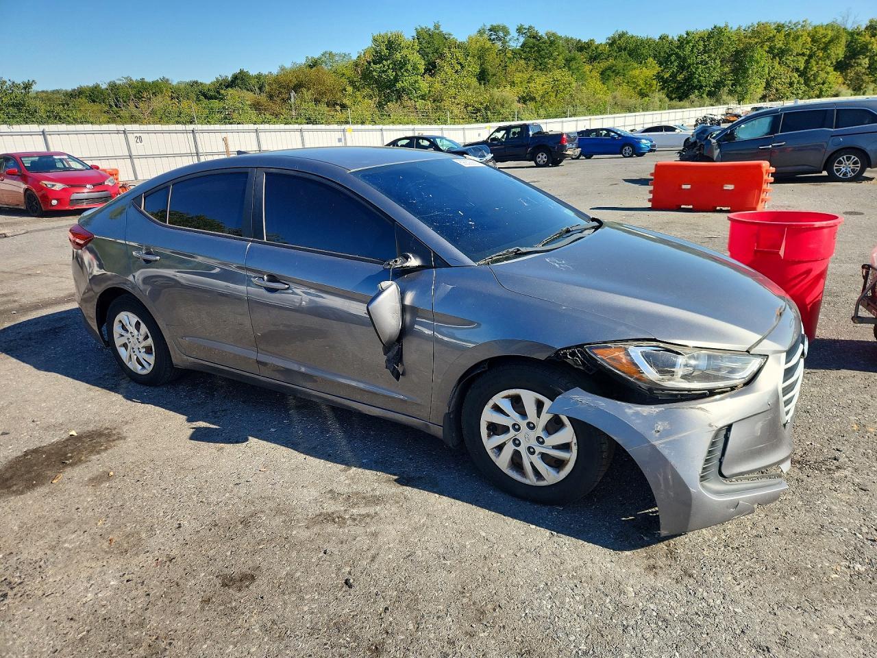 2018 HYUNDAI ELANTRA SE — Фото 4 из 12