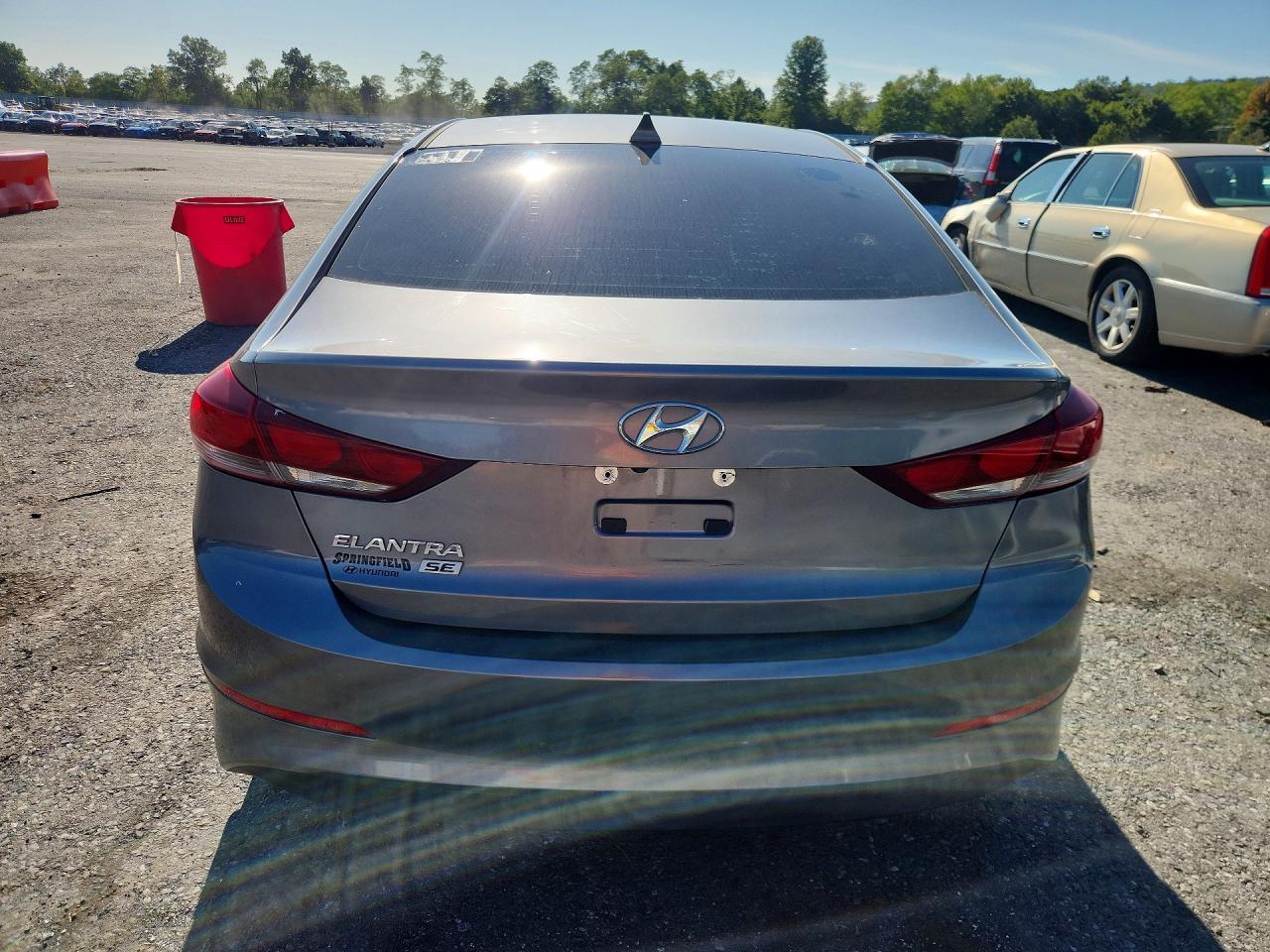 2018 HYUNDAI ELANTRA SE — Фото 6 из 12