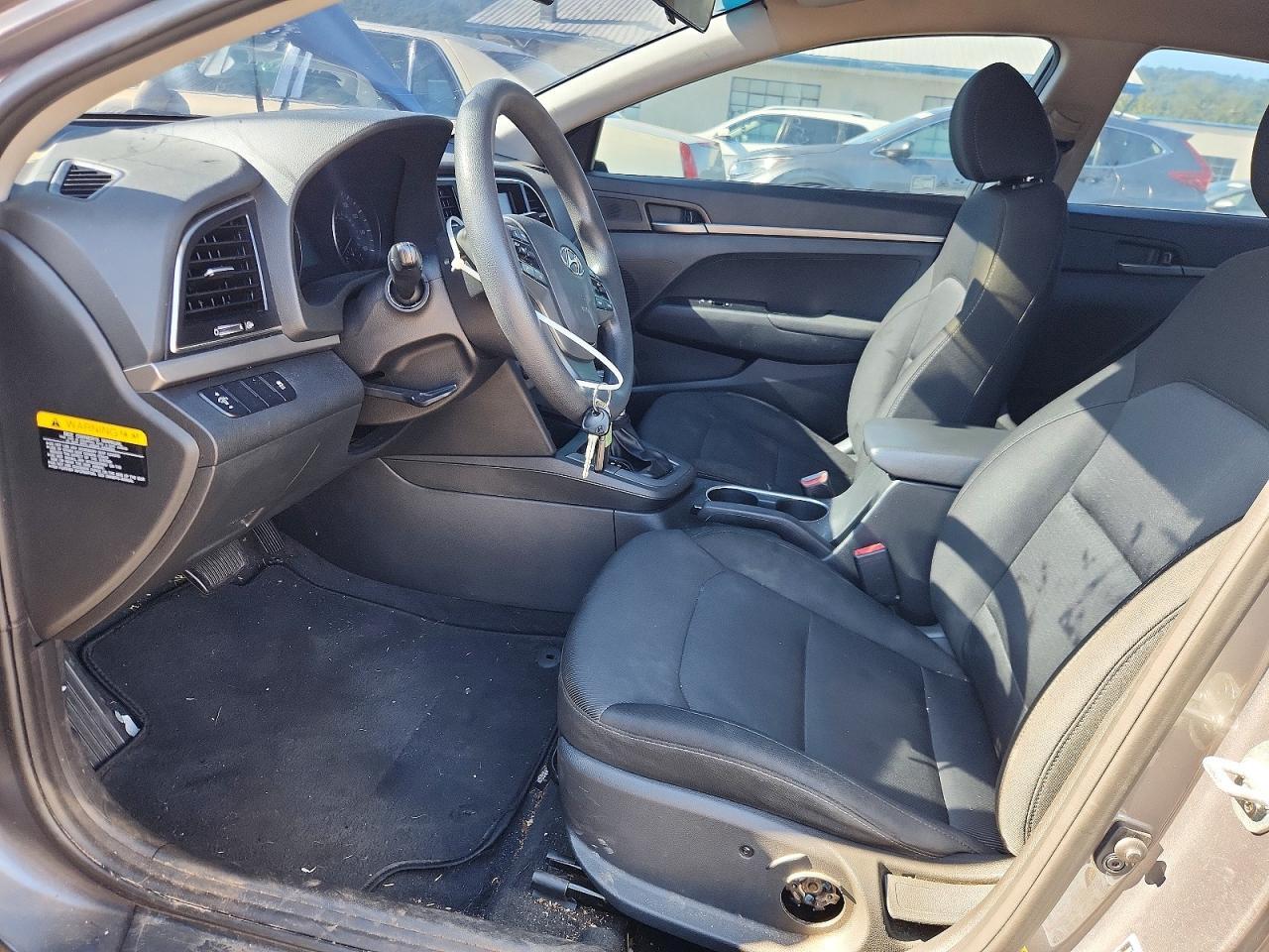 2018 HYUNDAI ELANTRA SE — Фото 7 из 12