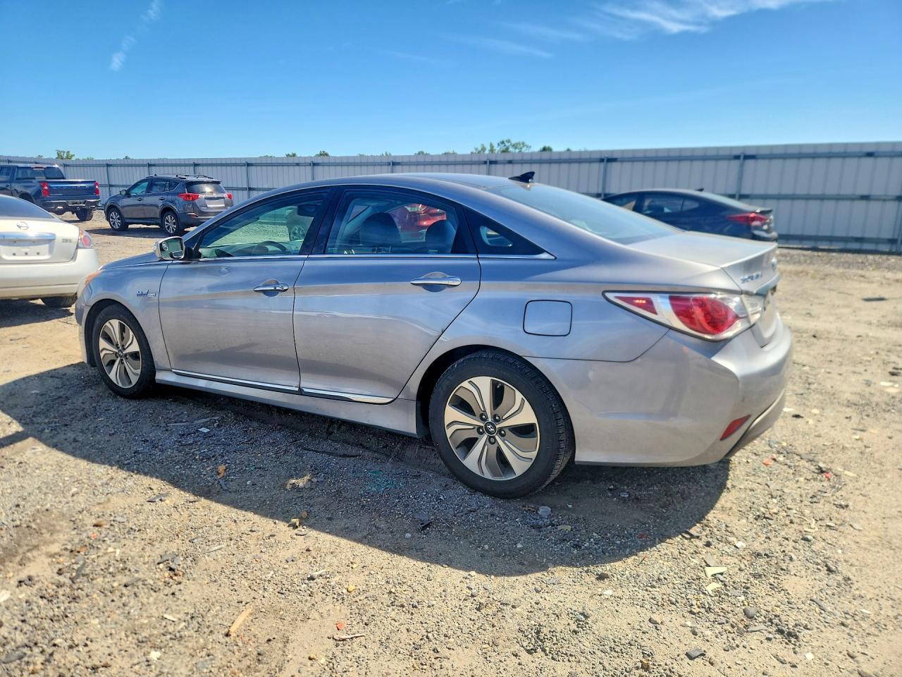 2015 HYUNDAI SONATA HYBRID LIMITED — Фото 2 из 12