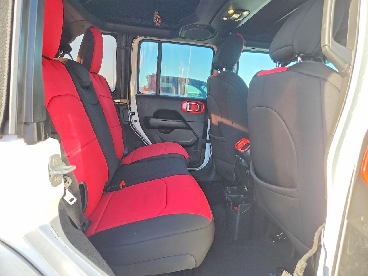 2021 JEEP WRANGLER UNLIMITED SAHARA — Фото 10 из 12