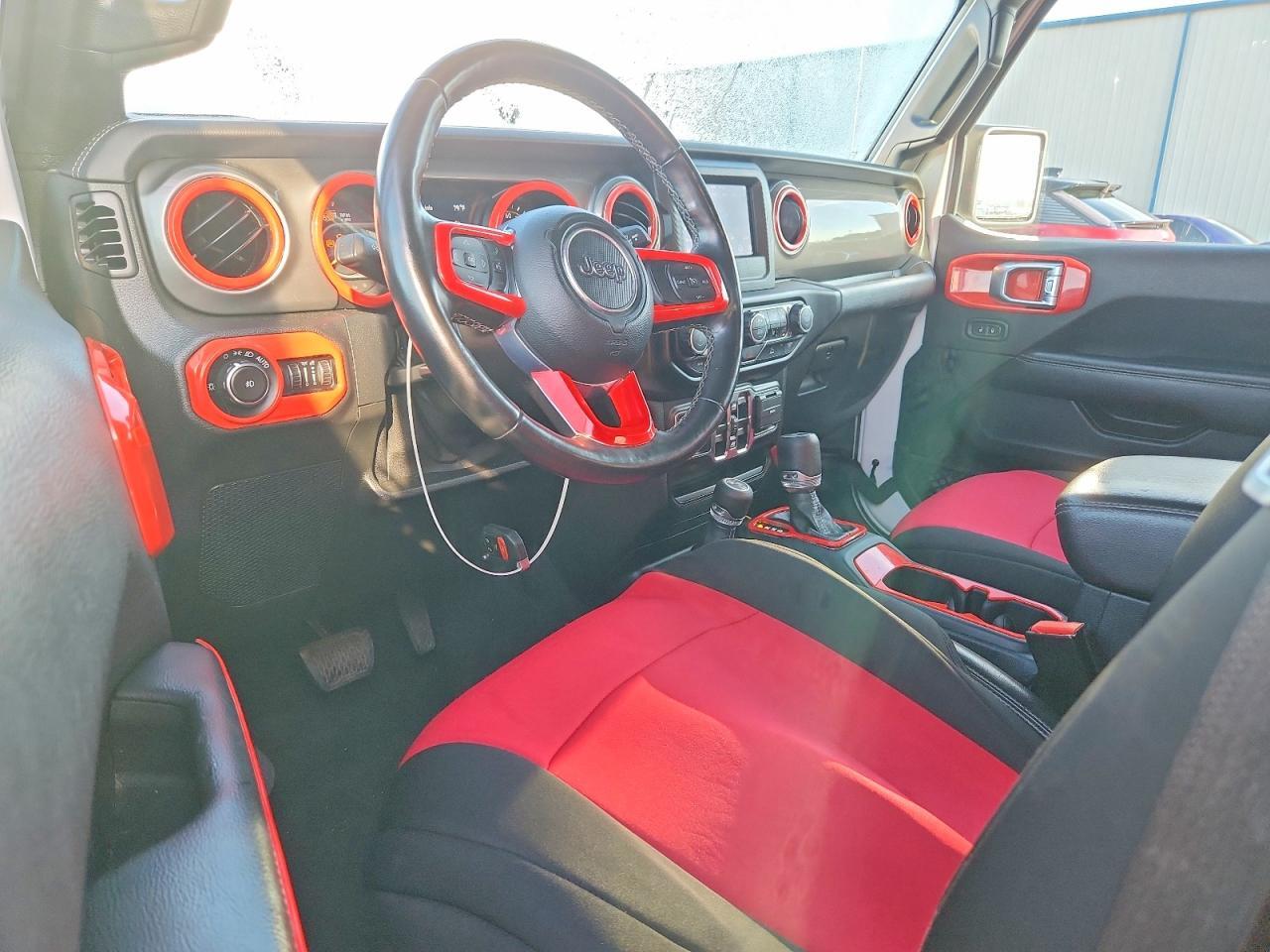 2021 JEEP WRANGLER UNLIMITED SAHARA — Фото 8 из 12