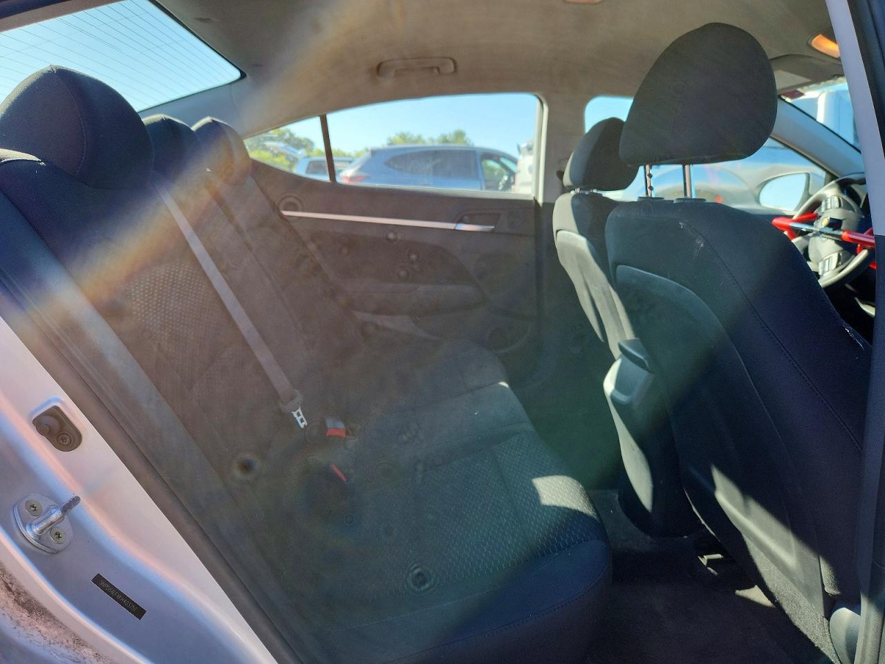 2019 HYUNDAI ELANTRA SEL — Фото 10 из 13