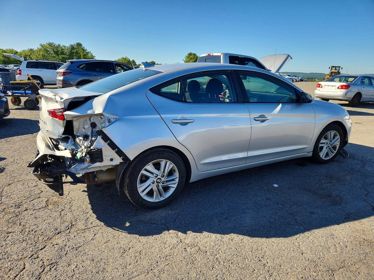 2019 HYUNDAI ELANTRA SEL — Фото 3 из 13
