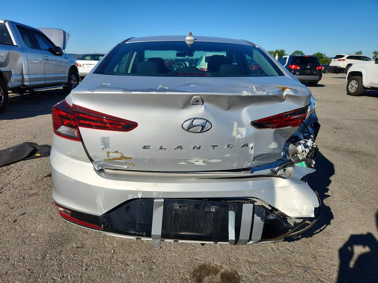 2019 HYUNDAI ELANTRA SEL — Фото 6 из 13