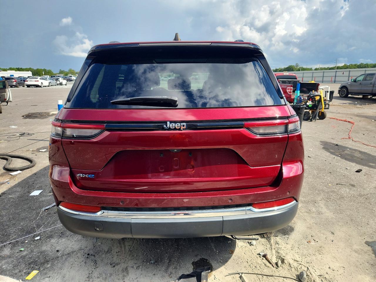 2023 JEEP GRAND CHEROKEE LIMITED 4XE — Фото 6 из 13