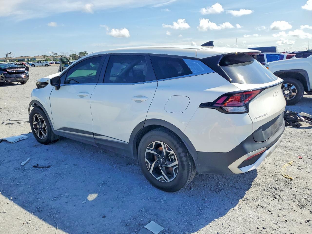 2024 KIA SPORTAGE LX — Фото 2 из 13