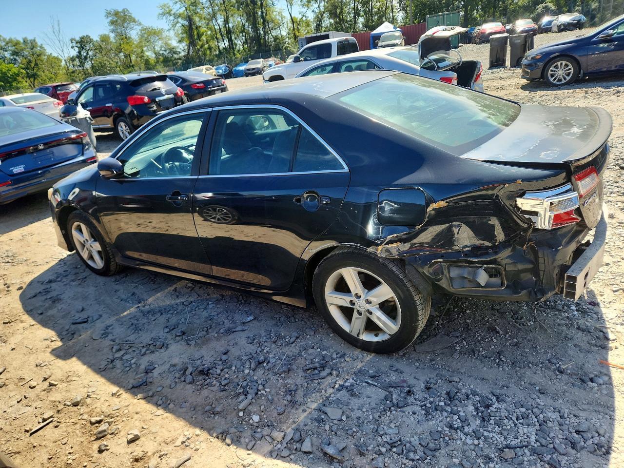 2012 TOYOTA CAMRY SE — Фото 2 из 12