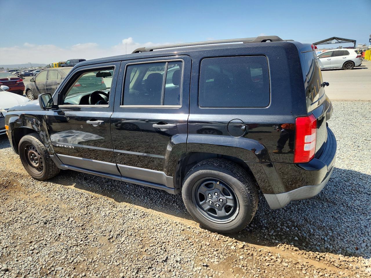 2015 JEEP PATRIOT SPORT — Фото 2 из 13
