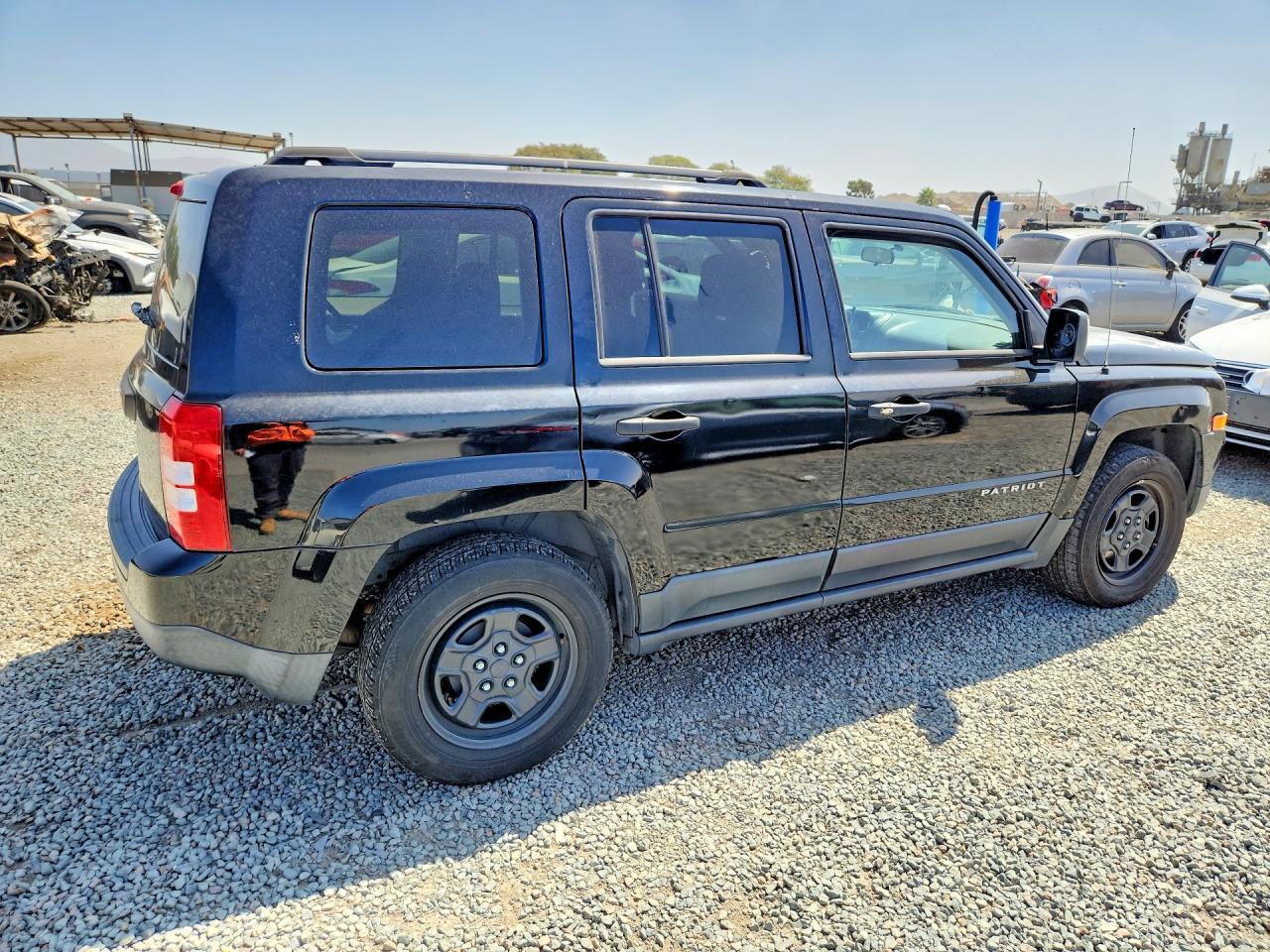 2015 JEEP PATRIOT SPORT — Фото 3 из 13