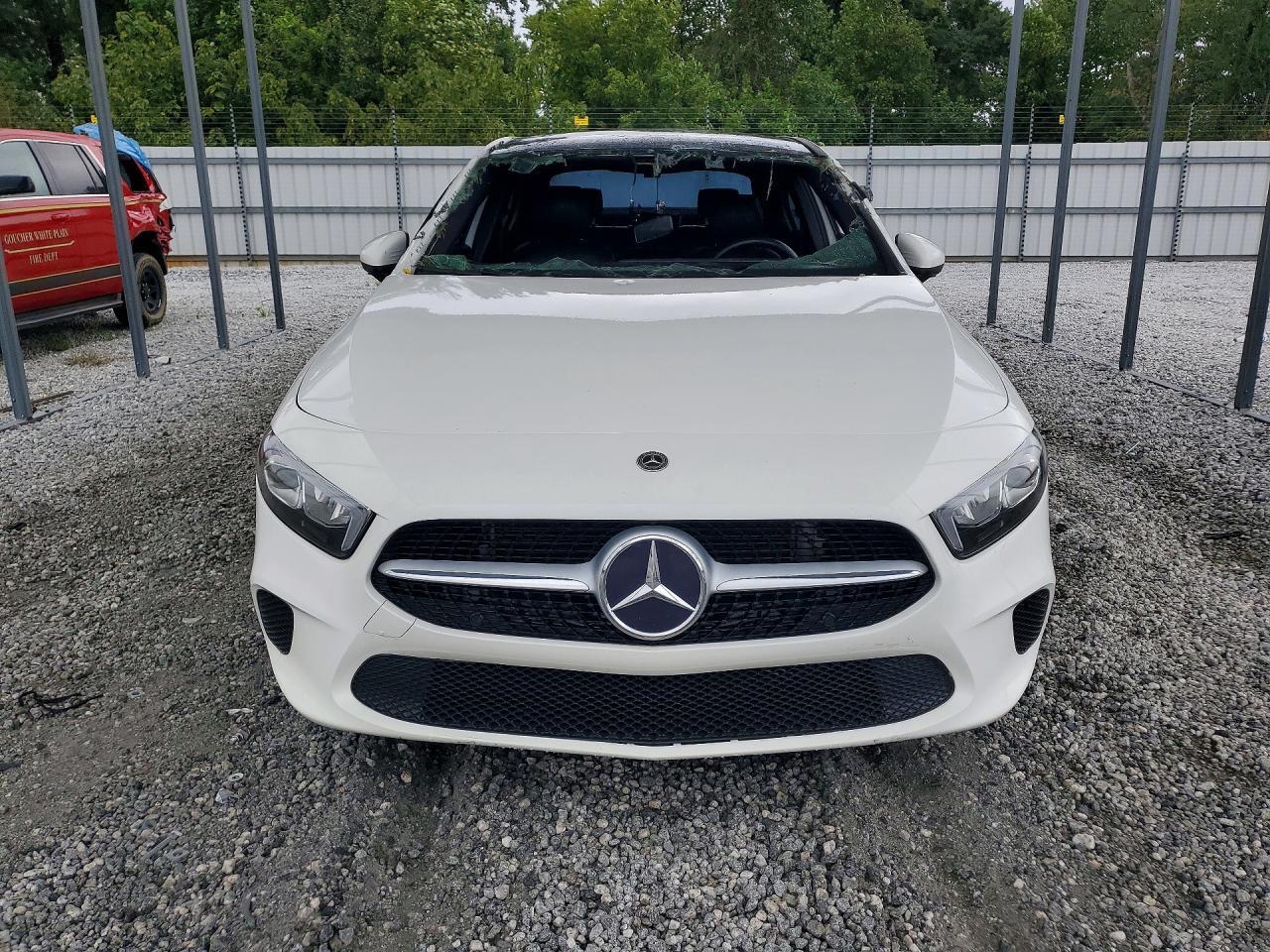 2022 MERCEDES-BENZ A 220 — Фото 5 из 12