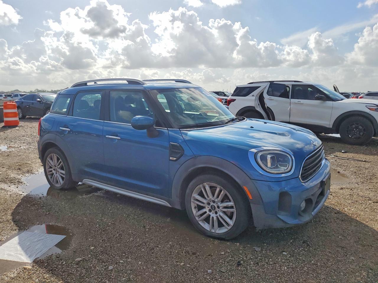 2022 MINI COOPER COUNTRYMAN — Фото 4 из 12