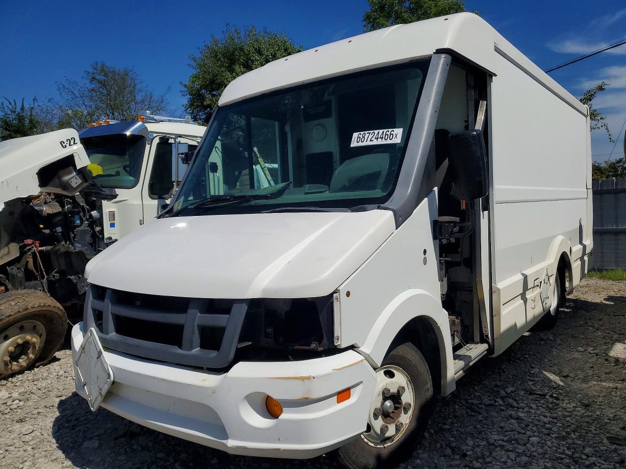 2016 ISUZU REACH DELIVERY TRUCK