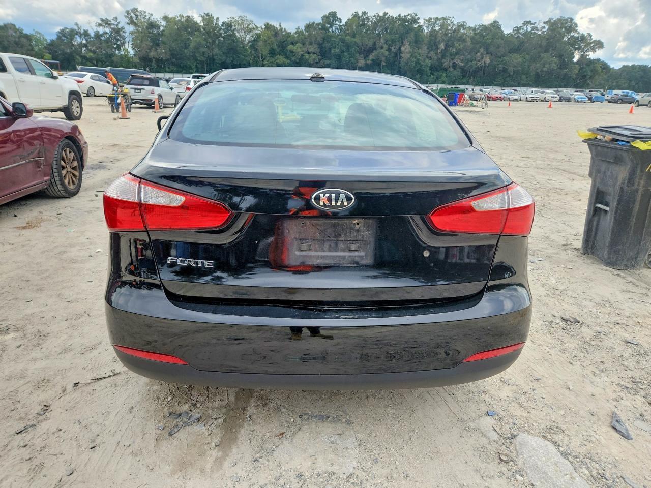 2015 KIA FORTE LX — Фото 6 из 12