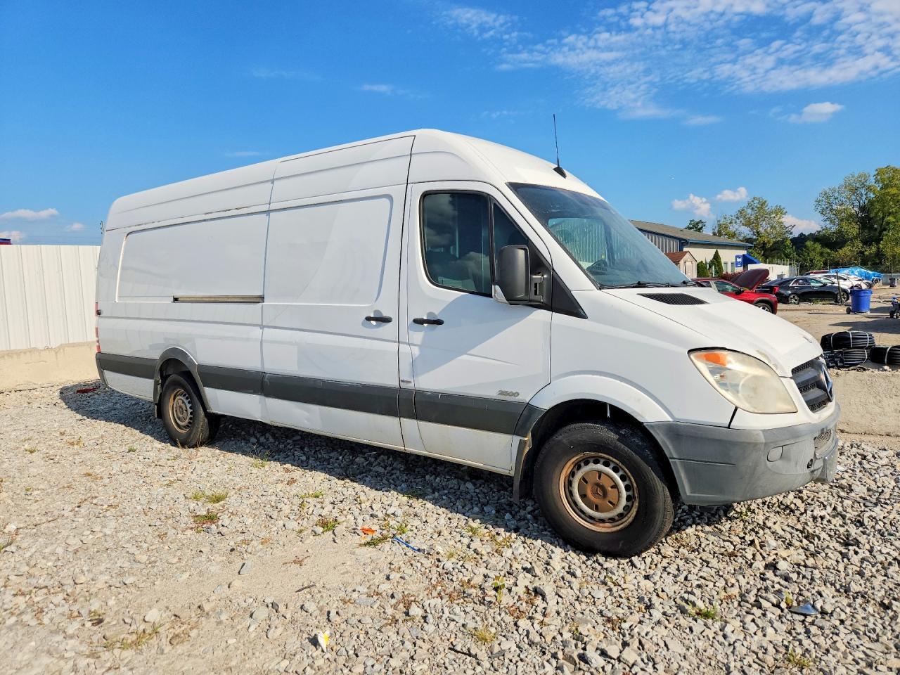 2013 MERCEDES-BENZ SPRINTER 2500 HIGH ROOF DELIVERY VAN — Фото 4 из 13