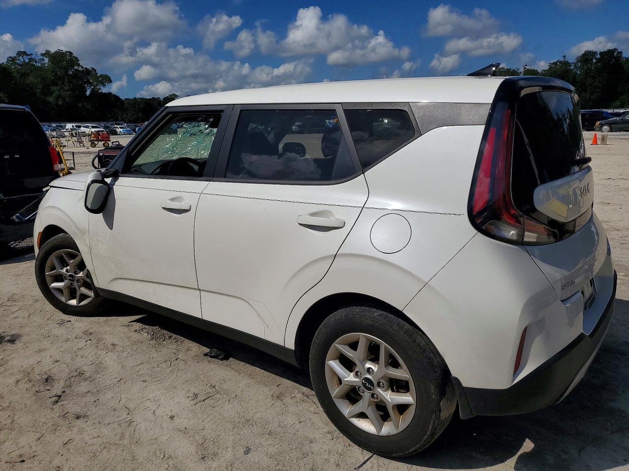 2023 KIA SOUL LX — Фото 2 из 14