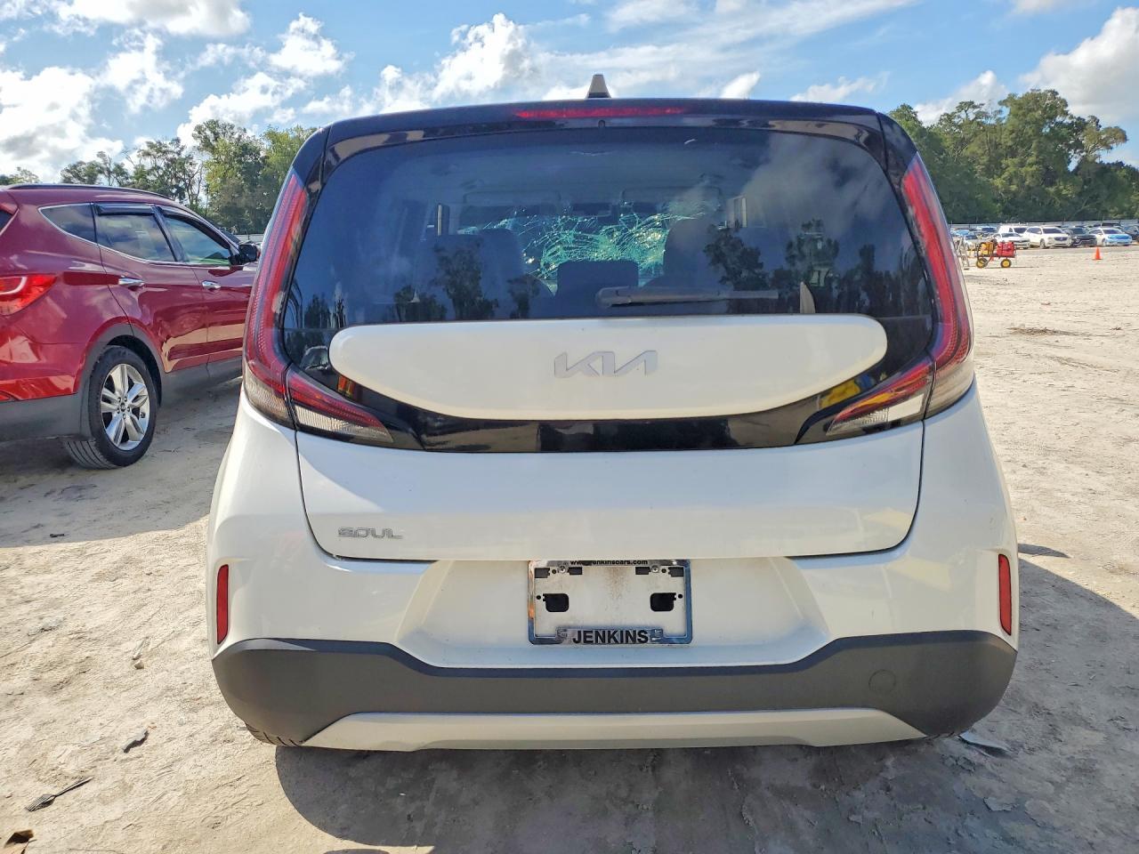 2023 KIA SOUL LX — Фото 6 из 14