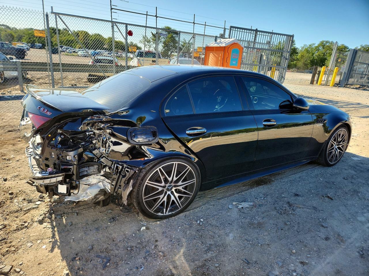2024 MERCEDES-BENZ C 63 AMG S E PERFORMANCE — Фото 3 из 12