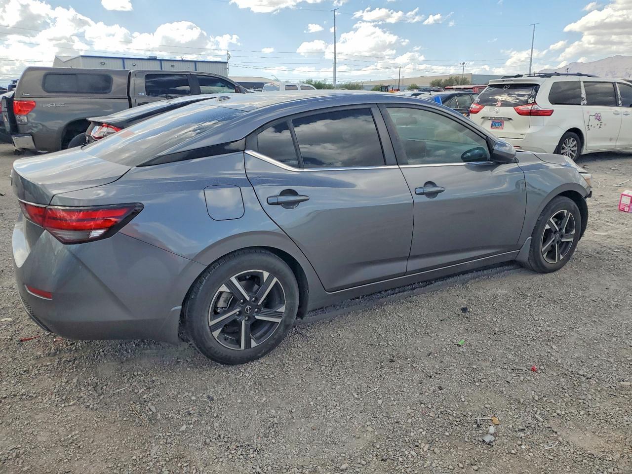 2025 NISSAN SENTRA SV — Фото 3 из 13