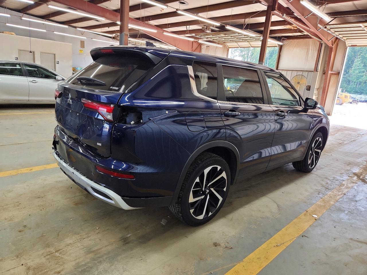 2024 MITSUBISHI OUTLANDER SE — Фото 3 из 13